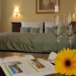 Ea Downtown Hotell 4*
