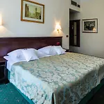 Ea Downtown Hotell