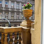 Ea Downtown Szálloda 4*