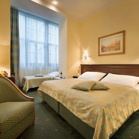 Ea Downtown 4*
