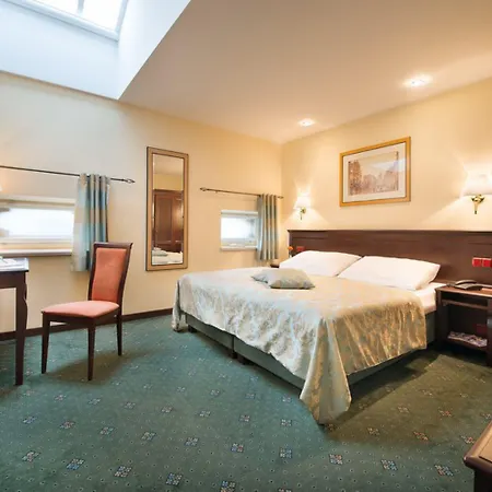 Ea Downtown 4*