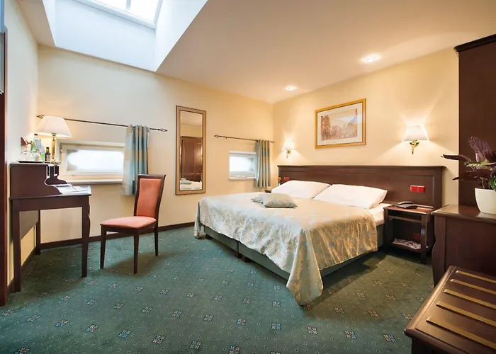 Ea Downtown 4*