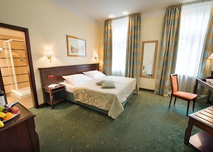 Ea Downtown 4*
