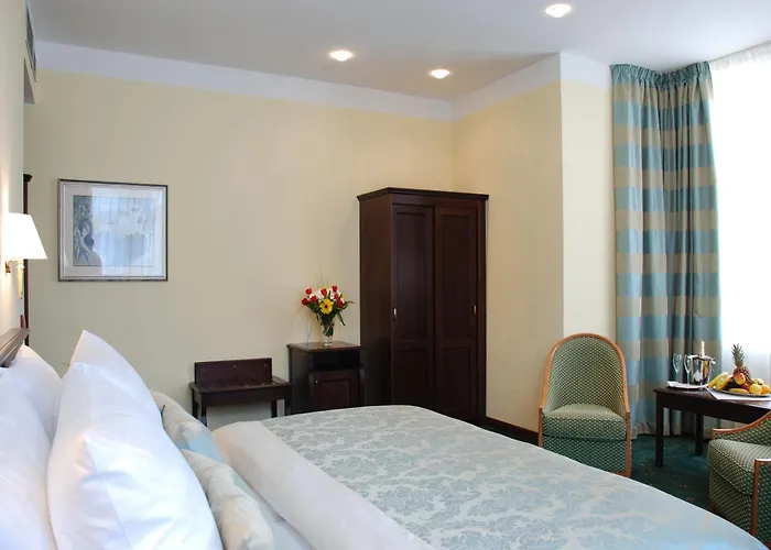 Ea Downtown Hotel 4*