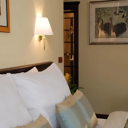 Ea Downtown 4* Praga