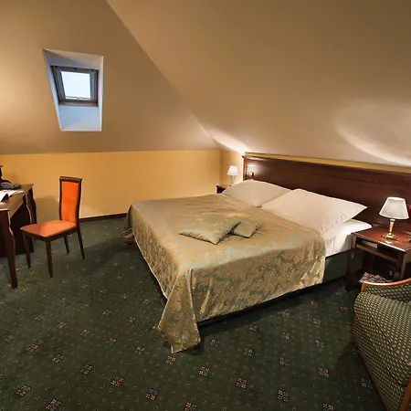 Ea Downtown 4* Praag