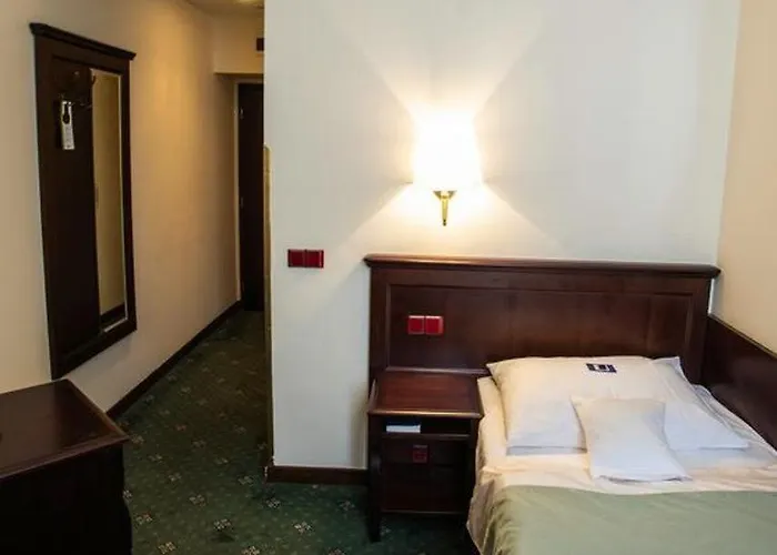 Ea Downtown 4*